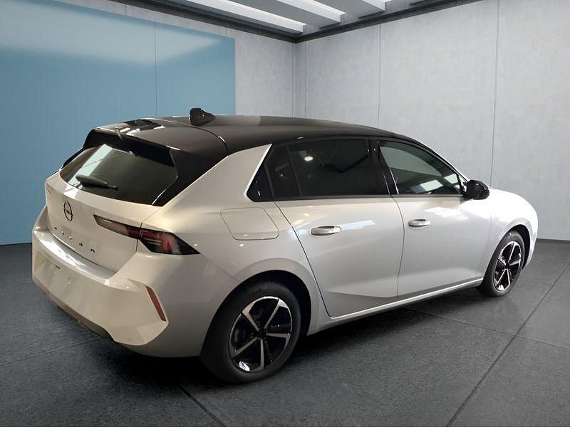 Neu Opel Astra 131 PS (96 kW) 2025 Silber Limousine