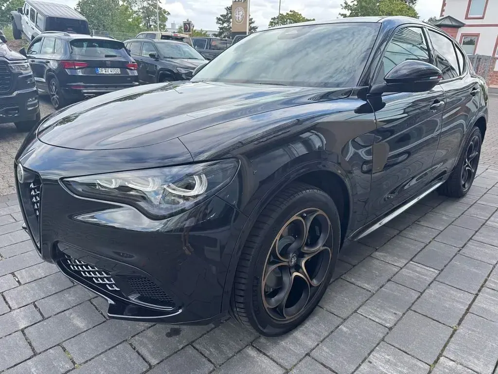 Gebraucht Alfa Romeo Stelvio 280 PS (205 kW) 2025 Nero vulcano SUV