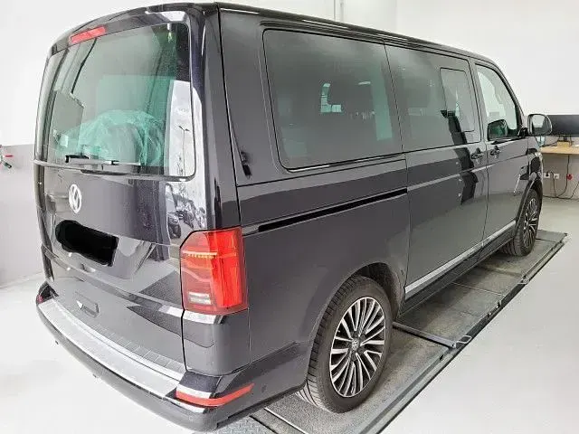 Gebraucht VW T6.1 Highline 199 PS (146 kW) 2020 Deep black perleffekt Van