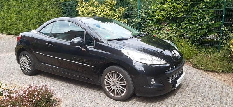 Schwarz Gebraucht 2011 Peugeot 207 CC Cabrio | 3.150 € (Superpreis) - Bild 1/4