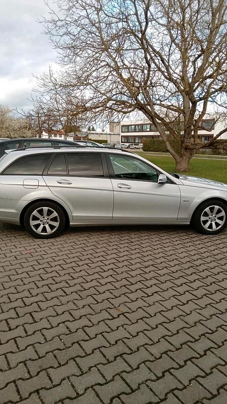 Andere außenfarben Gebraucht 2010 Mercedes C200 Kombi | 4.300 € - Bild 1/4