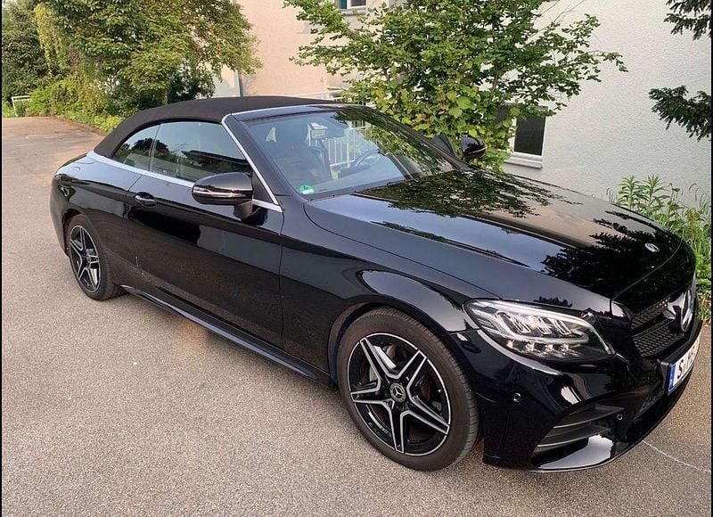 Schwarz Gebraucht 2020 Mercedes C200 AMG Cabrio | 31.490 € (Fairer Preis) - Bild 1/4