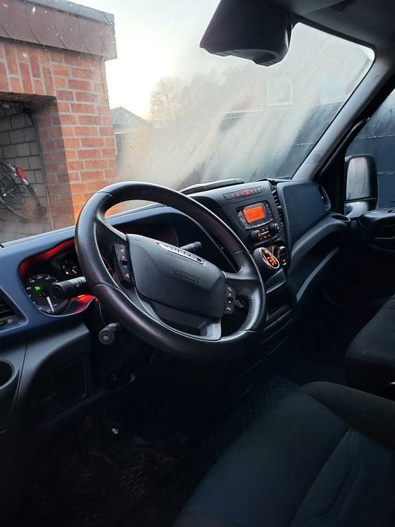 Gebraucht Iveco Daily 156 PS (114 kW) 2020 Weiß Van / Kleinbus