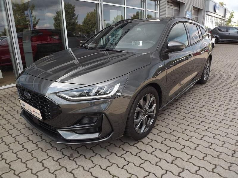 Używany Ford Focus ST-Line X 116 KM (85 kW) 2024 Szary Sedan/Limuzyna