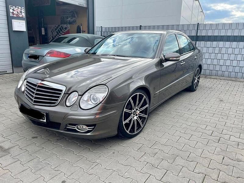 Gebraucht Mercedes E280 Avantgarde 231 PS (169 kW) 2007 Beige Limousine