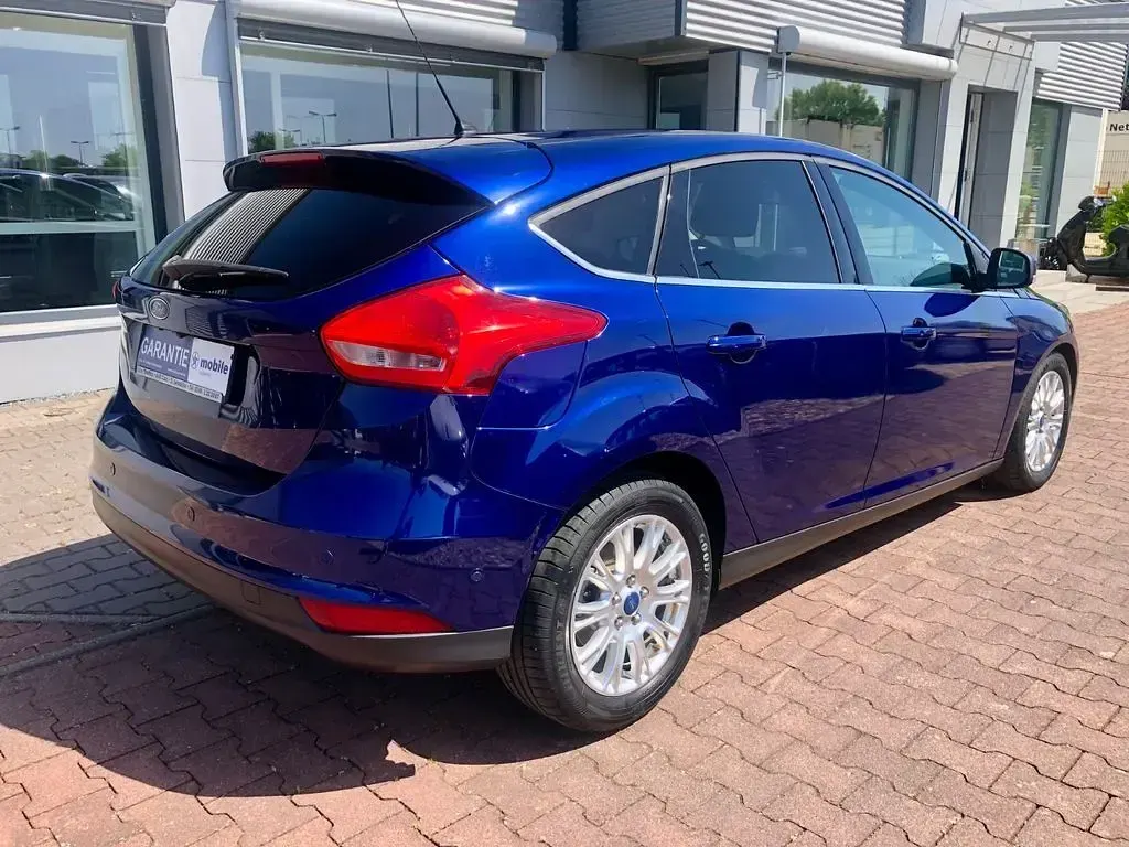 Gebraucht Ford Focus Titanium 120 PS (88 kW) 2016 Blau Limousine