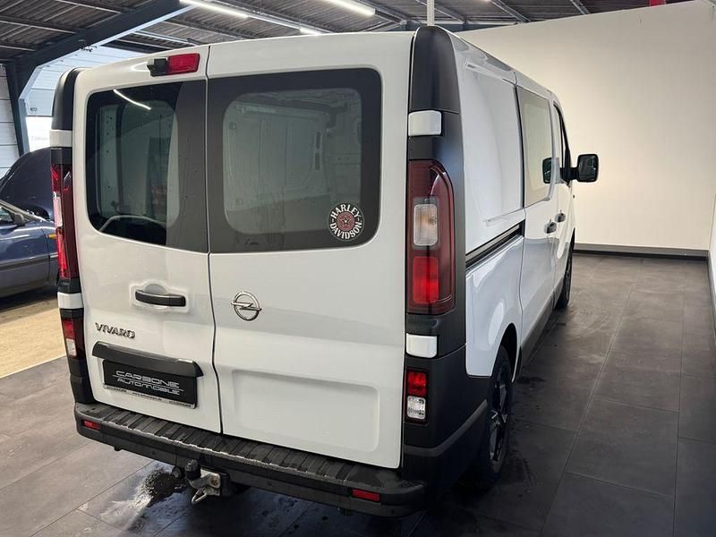 Gebraucht Opel Vivaro 120 PS (88 kW) 2018 Weiß Van / Kleinbus