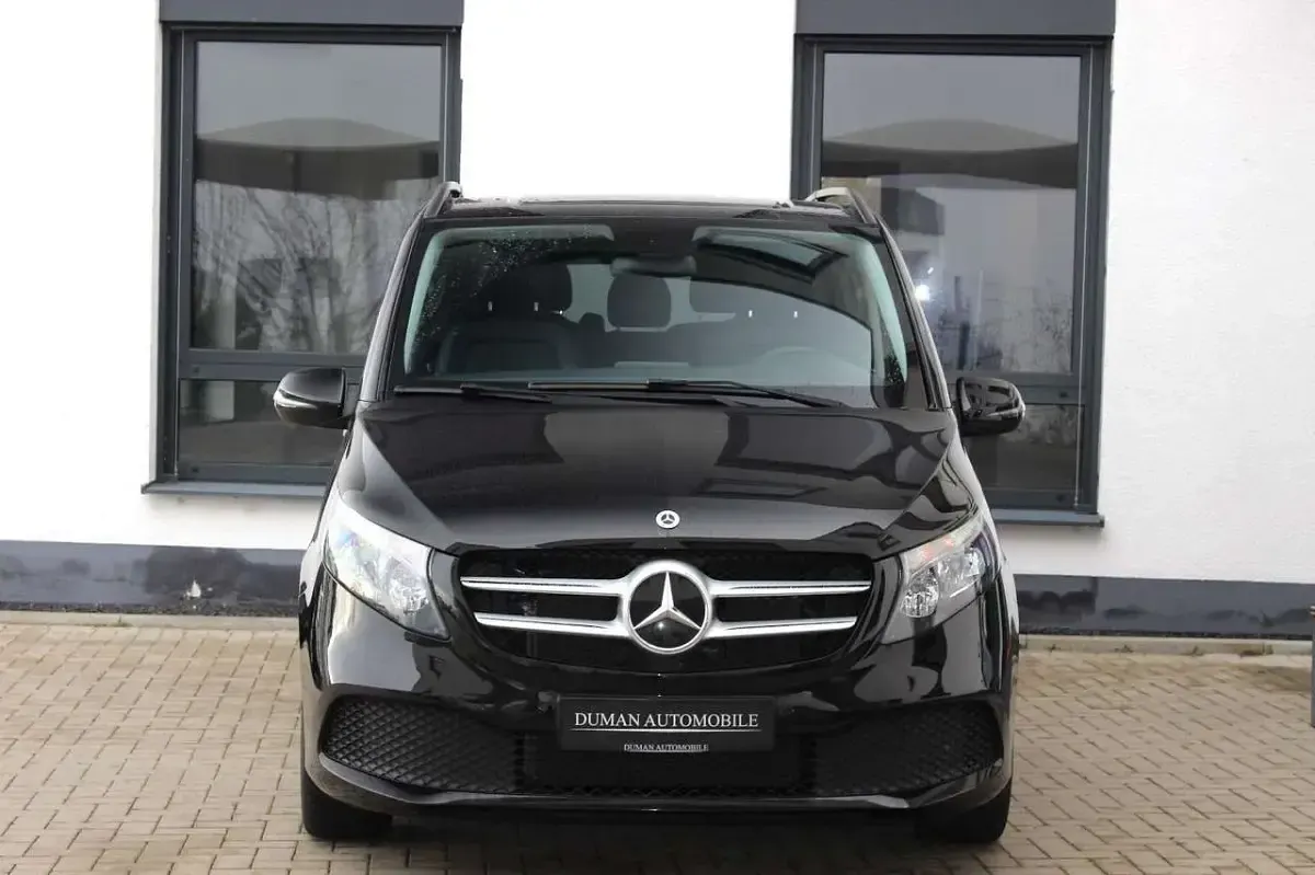Gebraucht Mercedes V220 Avantgarde 163 PS (119 kW) 2020 Schwarz Van / Kleinbus