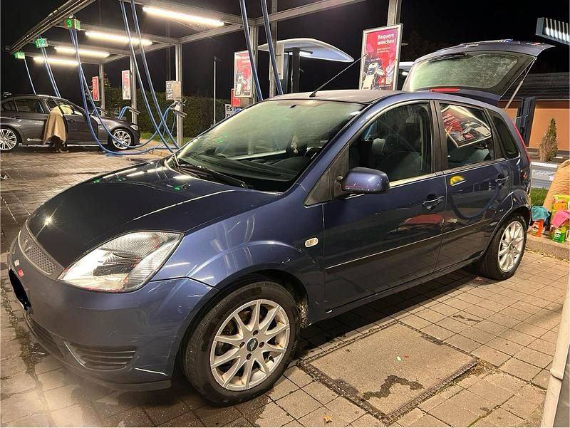 Blau Gebraucht 2005 Ford Fiesta Kleinwagen | 1.200 € - Bild 1/4