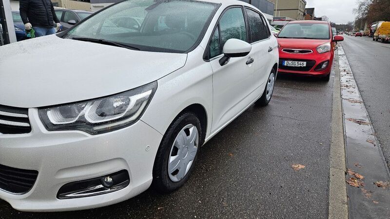 Second-hand Citroën C4 Attraction 131 CP (96 kW) 2017 Alb Berlinǎ
