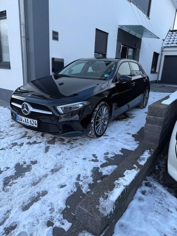 Schwarz Gebraucht 2020 Mercedes A220 AMG Limousine | 19.999 € (Superpreis) - Bild 1/4