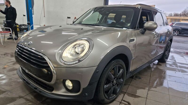 Grau Gebraucht 2019 Mini Cooper Clubman Chili Kombi | 15.499 € (Guter Preis) - Bild 1/4