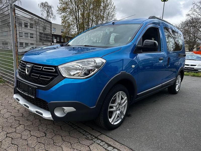 Gebraucht Dacia Dokker Celebration 116 PS (85 kW) 2018 Blau Van / Kleinbus