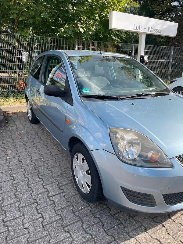 Blau Gebraucht 2006 Ford Fiesta Kleinwagen | 2.500 € (Fairer Preis) - Bild 1/4