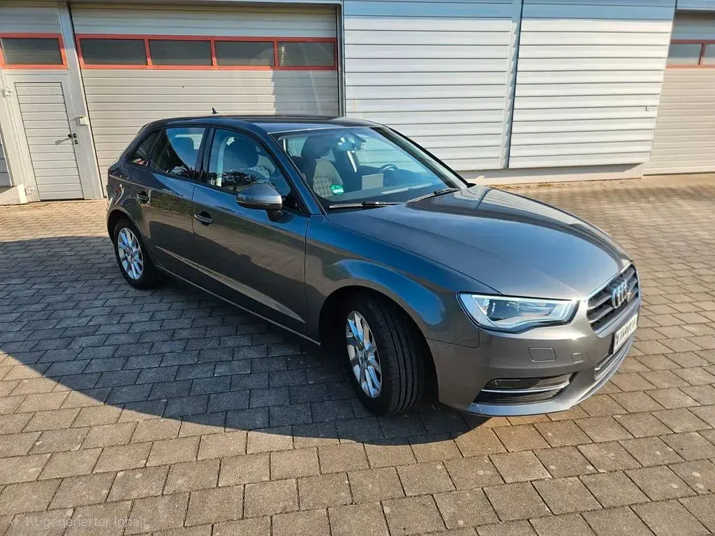 Gebraucht Audi A3 Ambiente 125 PS (91 kW) 2016 Grau Limousine