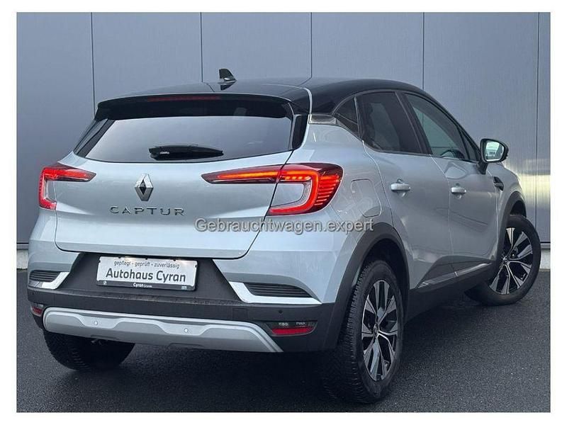 Gebraucht Renault Captur 140 PS (102 kW) 2024  grey kqa + black gne SUV