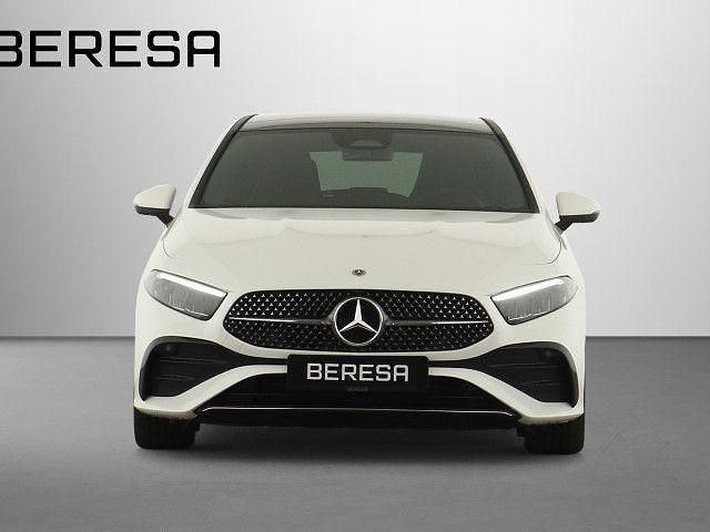 Weiß Gebraucht 2024 Mercedes A200 AMG line Kleinwagen | 43.880 € - Bild 1/4