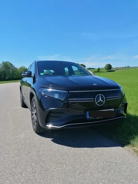 Gebraucht Mercedes EQA300 AMG 167 kW (228 PS) 2023 Schwarz SUV