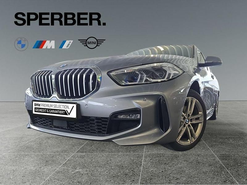 Grau Gebraucht 2022 BMW 118 M Sport Kleinwagen | 23.990 € (Fairer Preis) - Bild 1/4