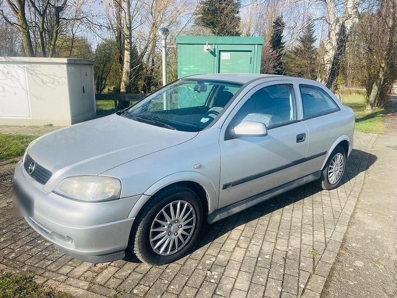Gebraucht Opel Astra 74 PS (54 kW) 2002 Silber Kleinwagen