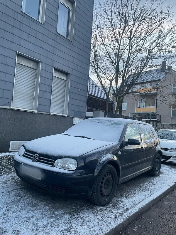 Schwarz Gebraucht 2000 VW Golf IV Kleinwagen | 910 € (Superpreis) - Bild 1/4