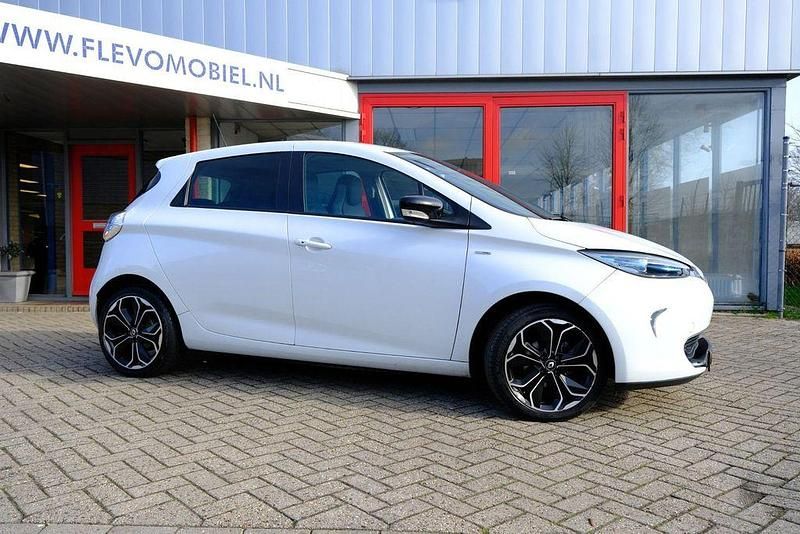 Gebraucht Renault Zoe Iconic 80 kW (109 PS) 2019 Weiß Kleinwagen