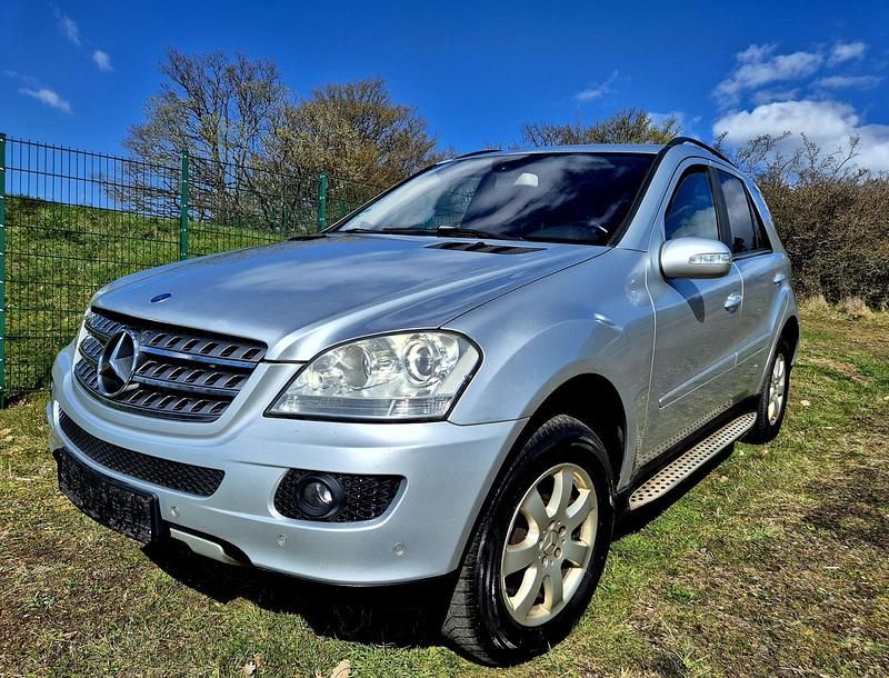 Gebraucht Mercedes ML320 224 PS (164 kW) 2006 Silber SUV