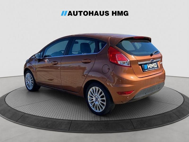 Gebraucht Ford Fiesta Titanium 80 PS (58 kW) 2014 Braun Kleinwagen