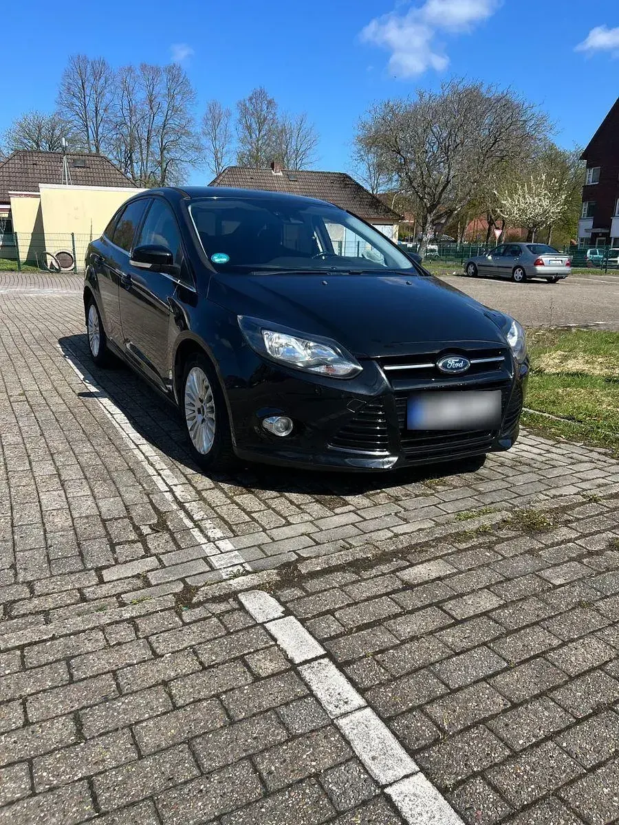 Gebraucht Ford Focus Trend 150 PS (110 kW) 2011 Schwarz Limousine