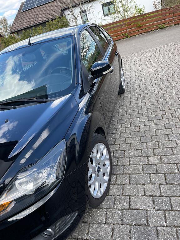 Second-hand Ford Focus 116 CP (85 kW) 2009 Negru Hatchback