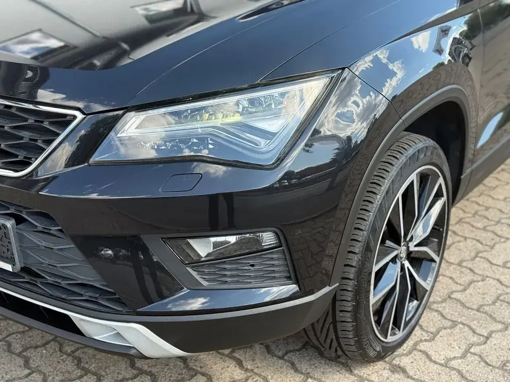 Usado Seat Ateca 4Drive 190 CV (139 kW) 2016 Negro SUV