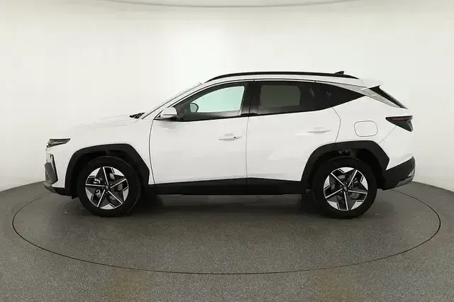 Neu Hyundai Tucson 150 PS (110 kW) 2025 Silber SUV