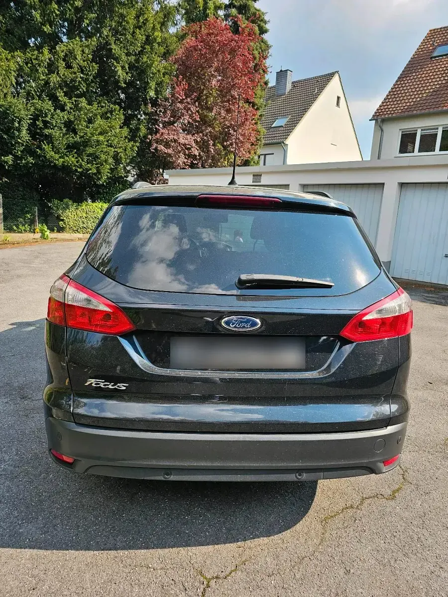Gebraucht Ford Focus 115 PS (84 kW) 2014 Schwarz Kombi
