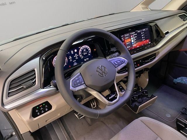 Neu VW Multivan 150 PS (110 kW) 2026 Grau Van
