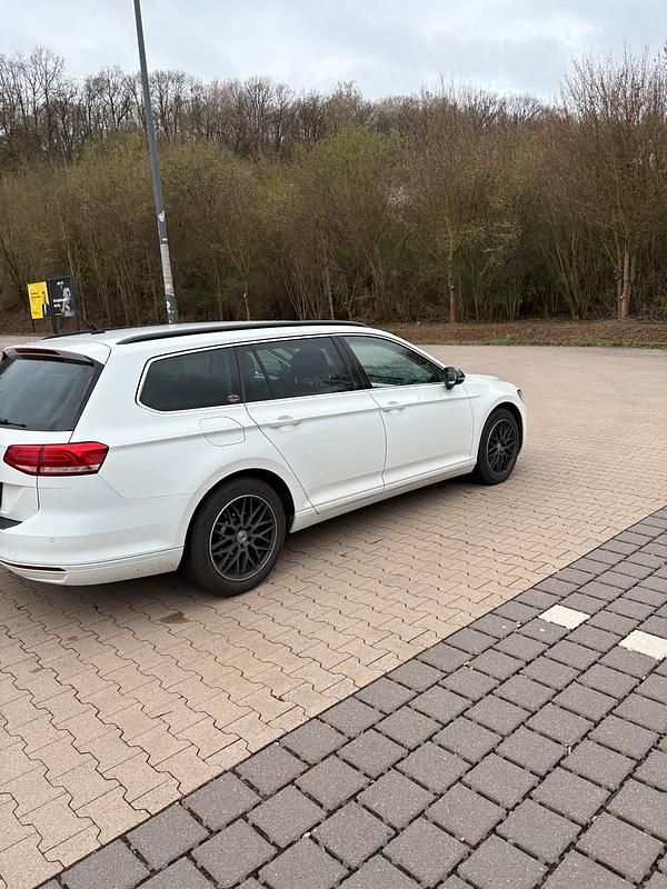 Gebraucht VW Passat 150 PS (110 kW) 2017 Weiß Kombi