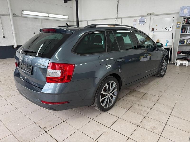 Gebraucht Skoda Octavia Soleil 115 PS (84 kW) 2019 Grau Kombi