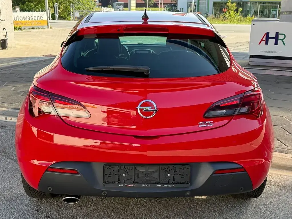 Gebraucht Opel Astra GTC Innovation 179 PS (131 kW) 2012 Rot Coupé