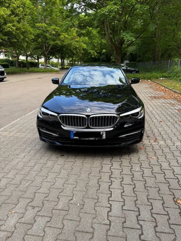Schwarz Gebraucht 2019 BMW 530e iPerformance Limousine | 23.500 € - Bild 1/4