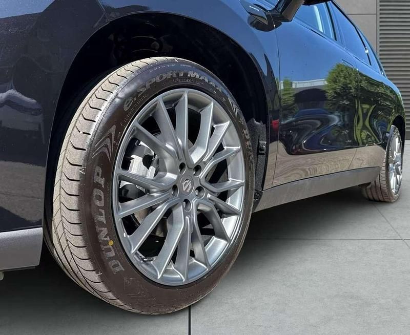 Neu Leapmotor C10 160 kW (218 PS) 2026 Metallic black SUV