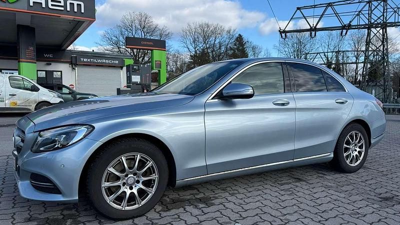 Gebraucht Mercedes C180 156 PS (114 kW) 2015 Silber Limousine
