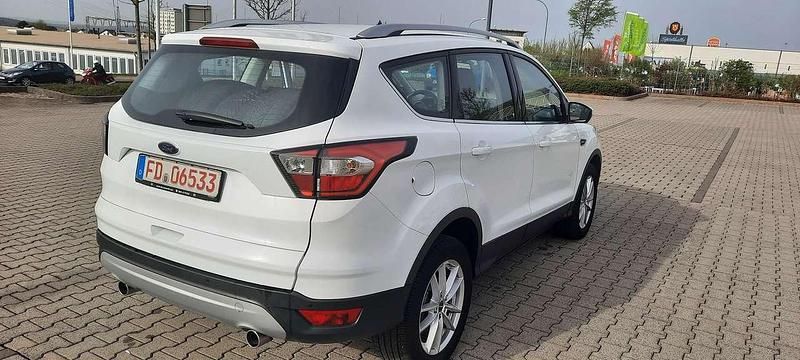 Second-hand Ford Kuga 150 CP (110 kW) 2018 Alb SUV