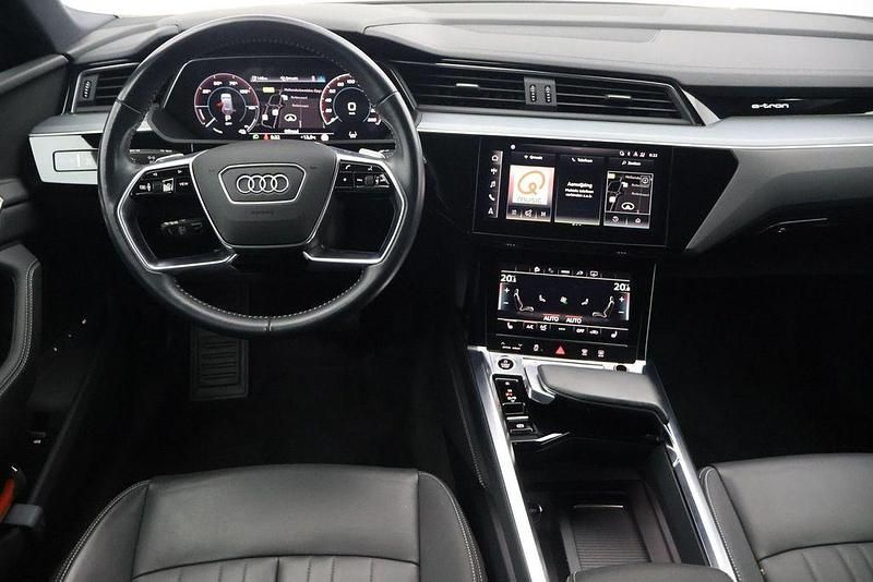 Gebraucht Audi e-tron Business 230 kW (313 PS) 2021 Grau SUV