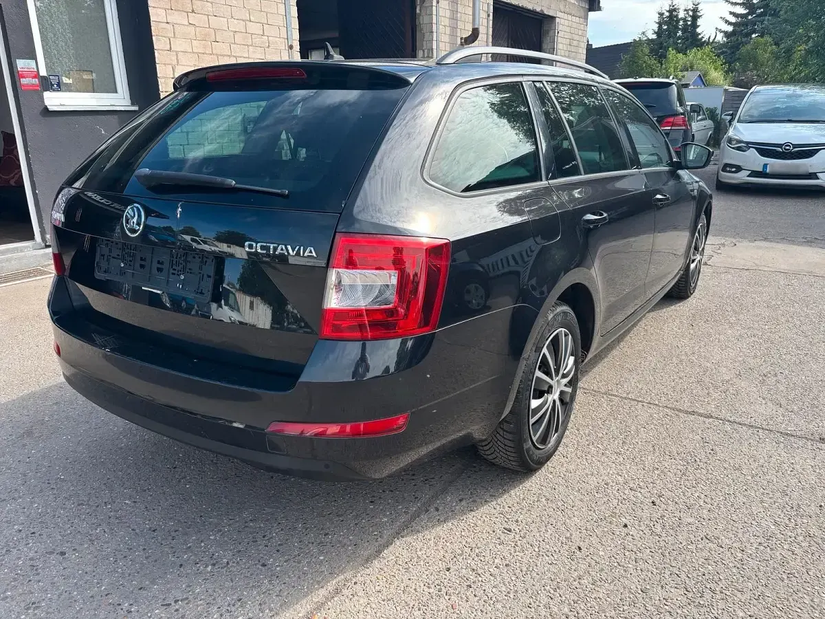 Gebraucht Skoda Octavia 150 PS (110 kW) 2016 Schwarz Kombi