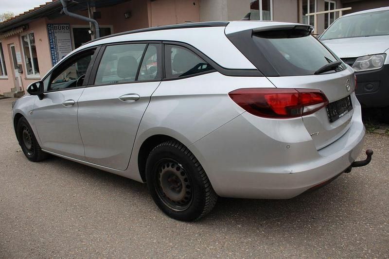 Gebraucht Opel Astra Edition 110 PS (80 kW) 2017 Silber Kombi