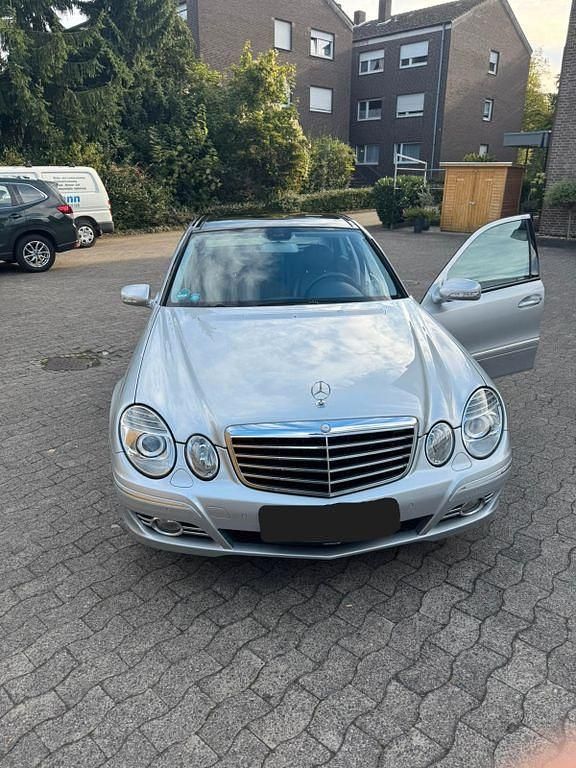 Grau Gebraucht 2006 Mercedes 280 Limousine | 15.999 € - Bild 1/4