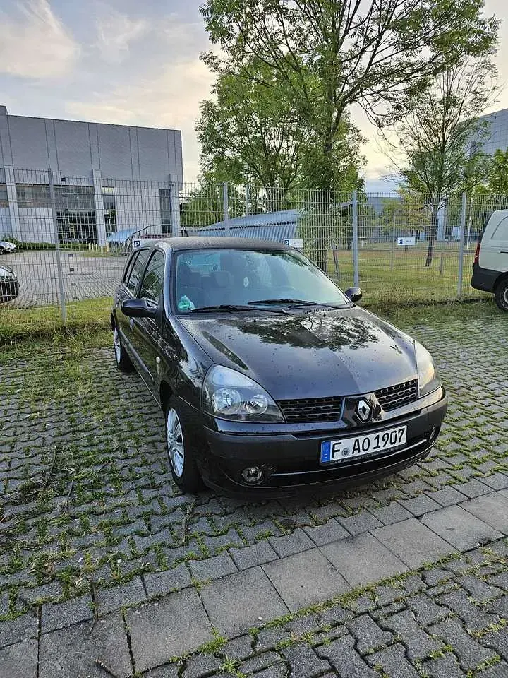 Gebraucht Renault Clio II 75 PS (55 kW) 2003 Limousine