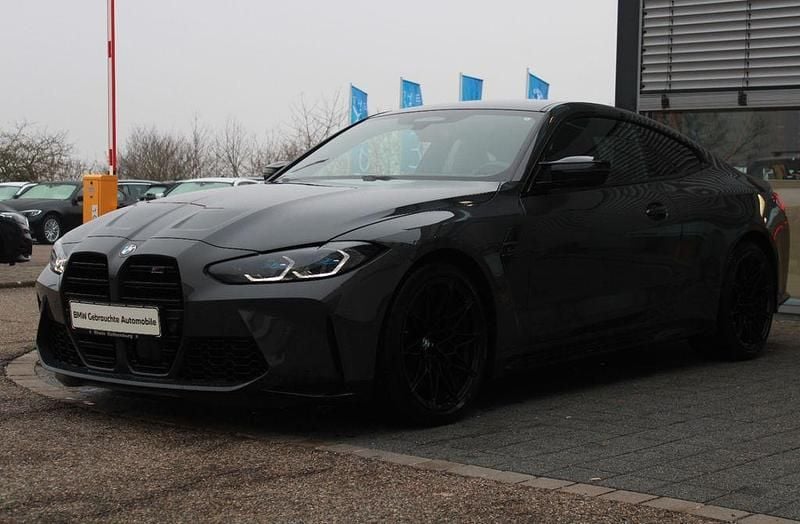 Grau Gebraucht 2023 BMW M4 Competition Edition Coupé | 74.840 € (Guter Preis) - Bild 1/4