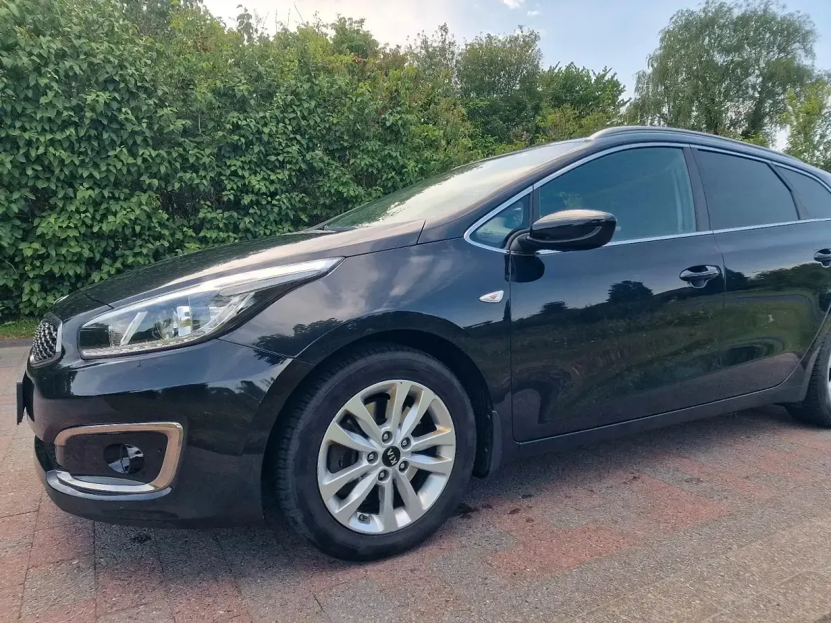 Gebraucht Kia Ceed 135 PS (99 kW) 2017 Schwarz Kleinwagen