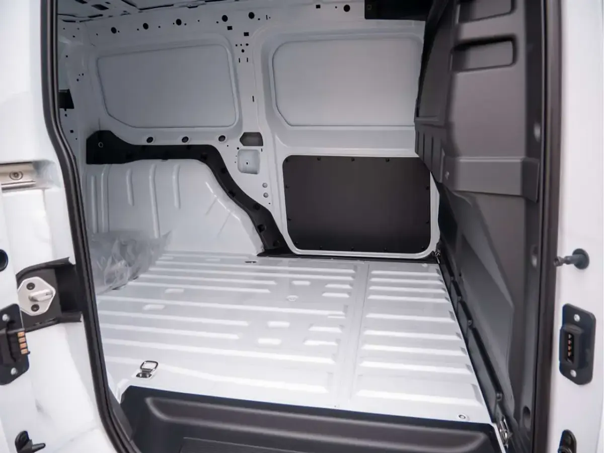 Neu Ford Transit Connect Trend 102 PS (75 kW) 2025 Weiß Van / Kleinbus