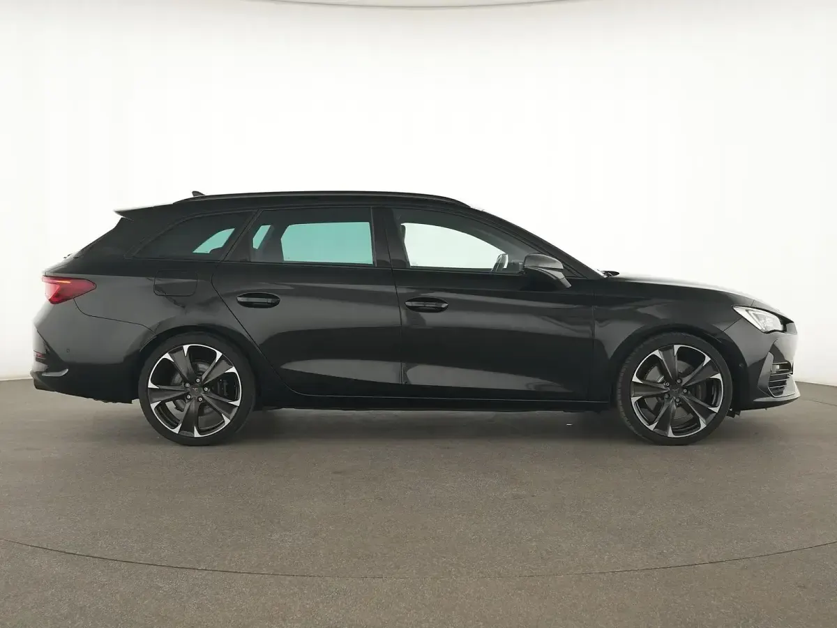 Gebraucht Cupra Leon VZ 310 PS (228 kW) 2022 Mitternachtsschwarz Limousine